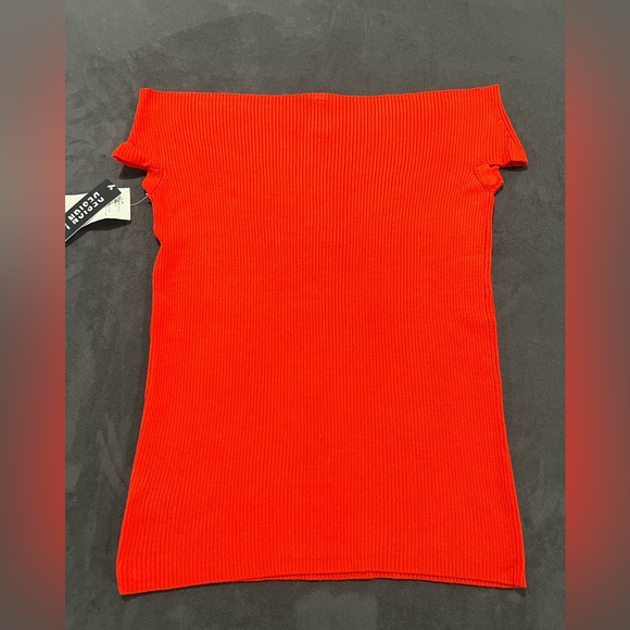 Design Lab Red Off Shoulder- NWT - Picture 2 of 5